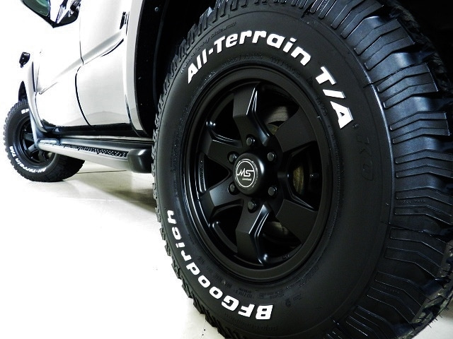 ハイラックスサーフ 215系 BLACK KNIGHT 実車写真5