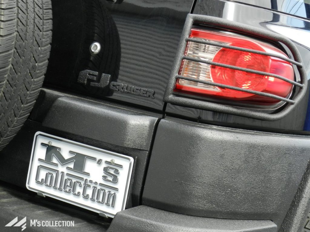 FJクルーザー リアテールランプとスペアタイヤカバー