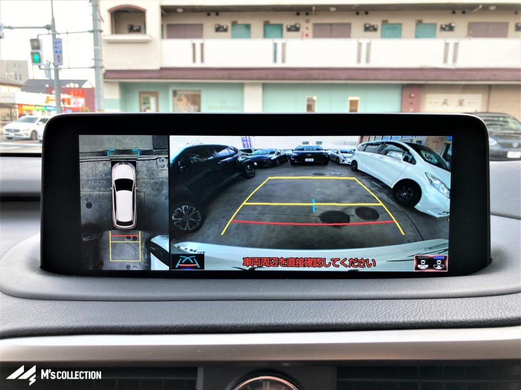 レクサス RX450hL 12.3インチディスプレイに表示されたパノラミックビューモニター画面