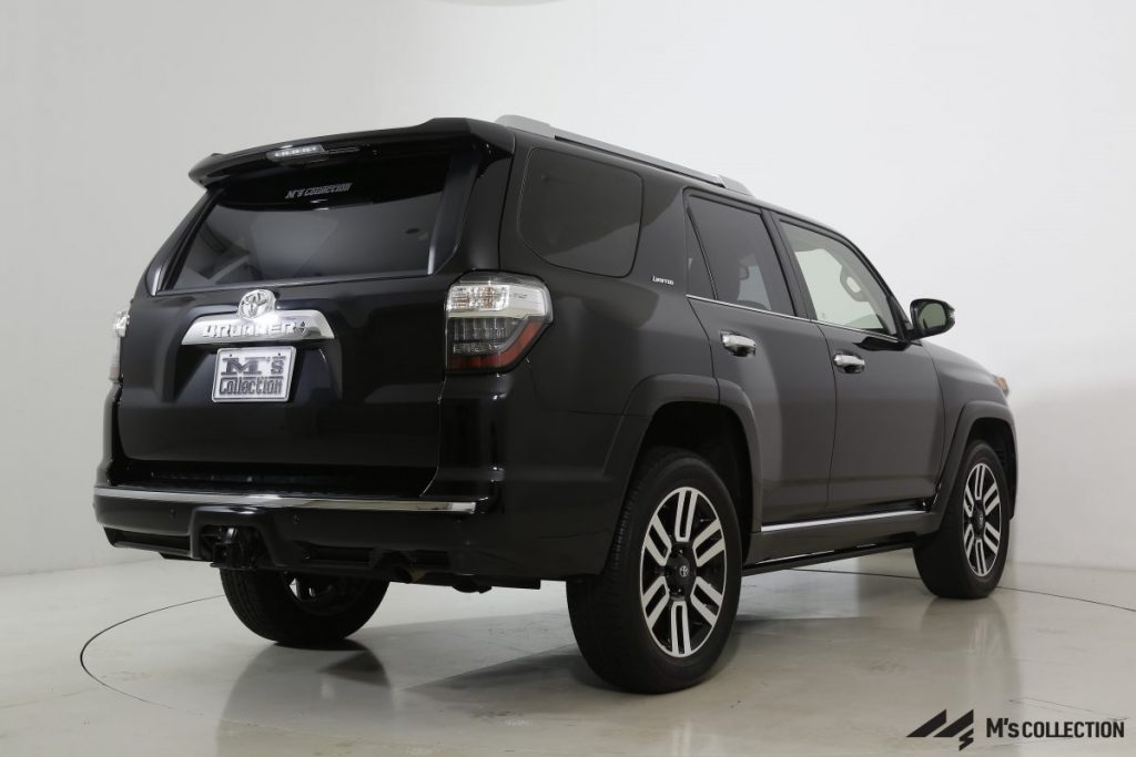 US TOYOTA 4RUNNER LIMITED 4X4 20インチ専用ホイールのリア斜め外観
