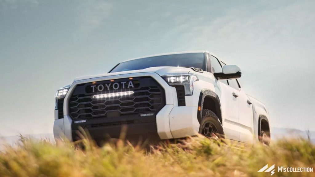 TUNDRA TRD-PRO ホワイトカラー TOYOTAグリルを大きく見せたフロント外観
