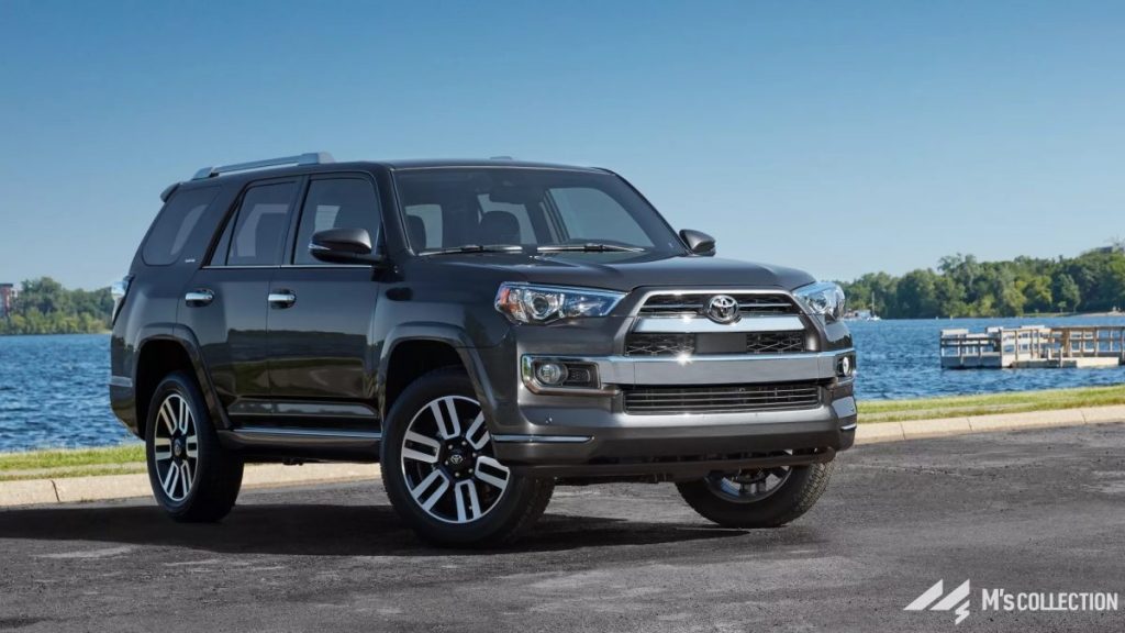 4RUNNER LIMITEDグレード グレーカラー 湖畔に停車したフロント外観