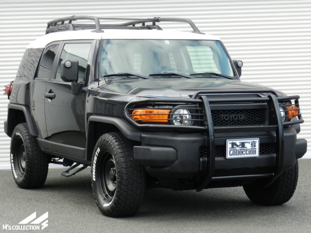 USトヨタ FJクルーザー M'sコレクションプレート付きフロント正面