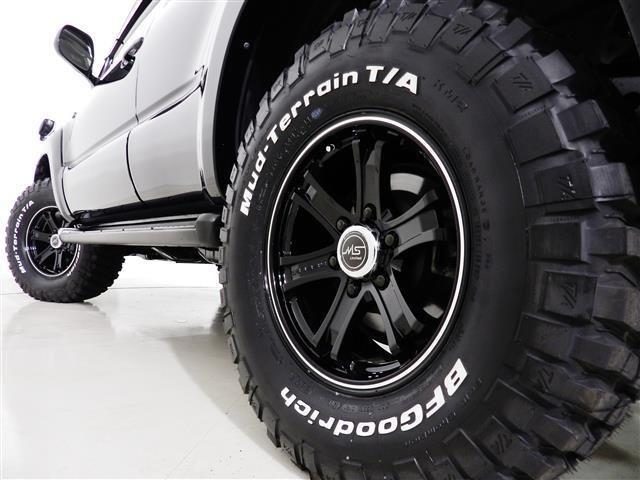 BFグッドリッチマッドタイヤとM'sコレクションホイールのアップ