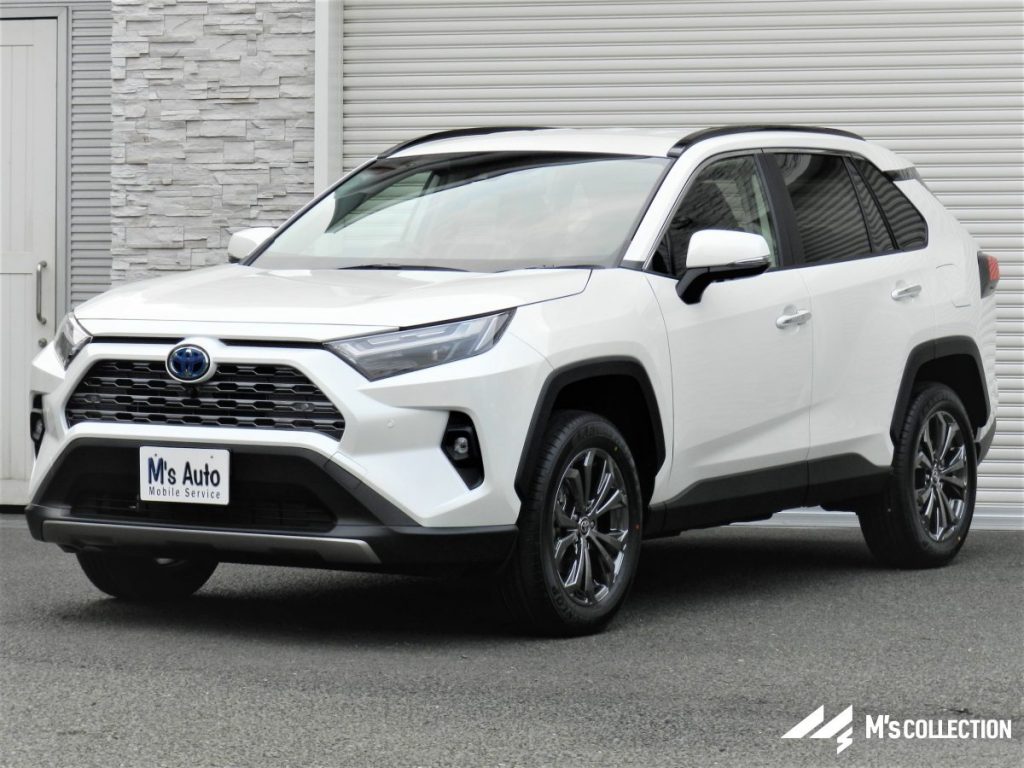 RAV4ハイブリッドG マイナーチェンジ後モデル ホワイト 斜め前からの外観