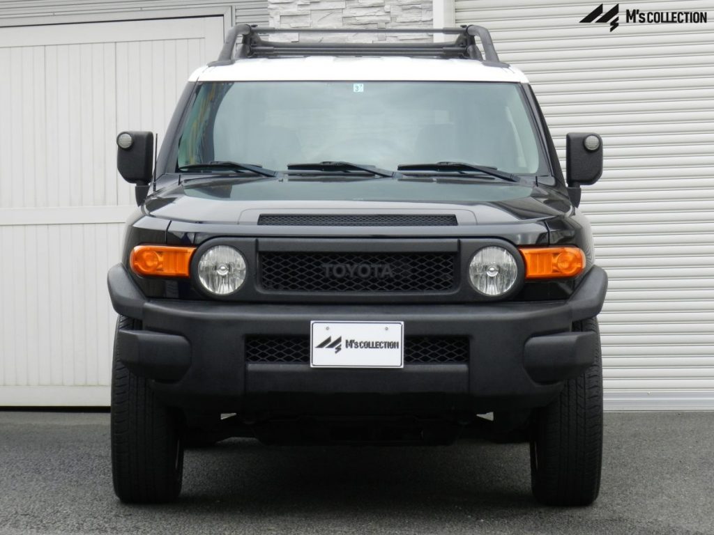 USTOYOTA FJ CRUISER、フロント正面外観、丸目ヘッドライトデザイン