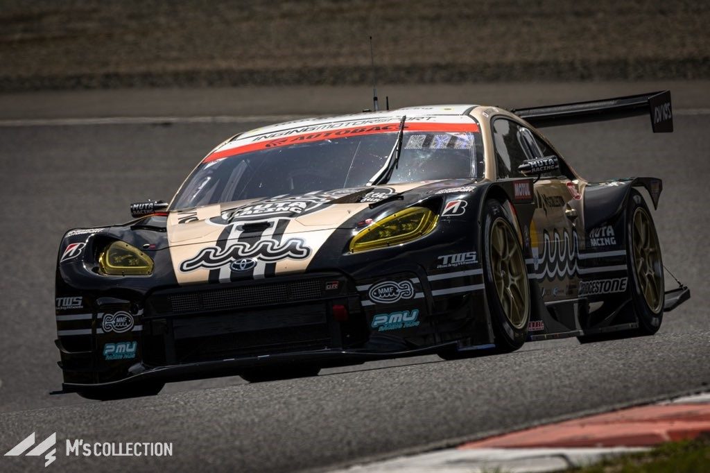 muta Racing INGING GR86 GT No.2、新カラーリングをまとったフロント左前方コーナリングショット