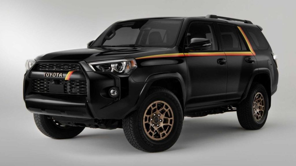 US TOYOTA 4RUNNER 40th Anniversary Special Edition、ミッドナイトブラックメタリック、フロント左前方外観