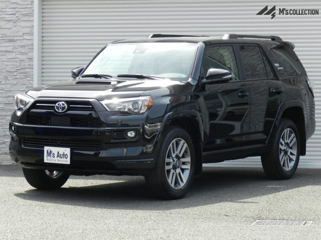 US TOYOTA 4RUNNER TRDスポーツ 黒 2022年式 フロント斜め前方からの外観