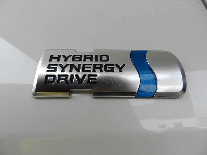ノア S-Z HYBRID SYNERGY DRIVEエンブレム