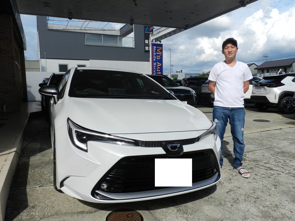 トヨタ カローラツーリング ハイブリッド 実車写真1